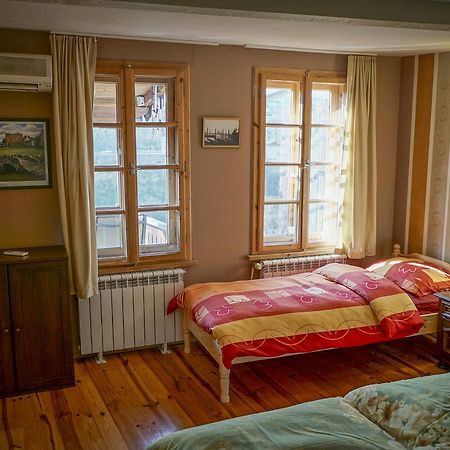 Hotel Rooster House Veliko Tărnovo Esterno foto