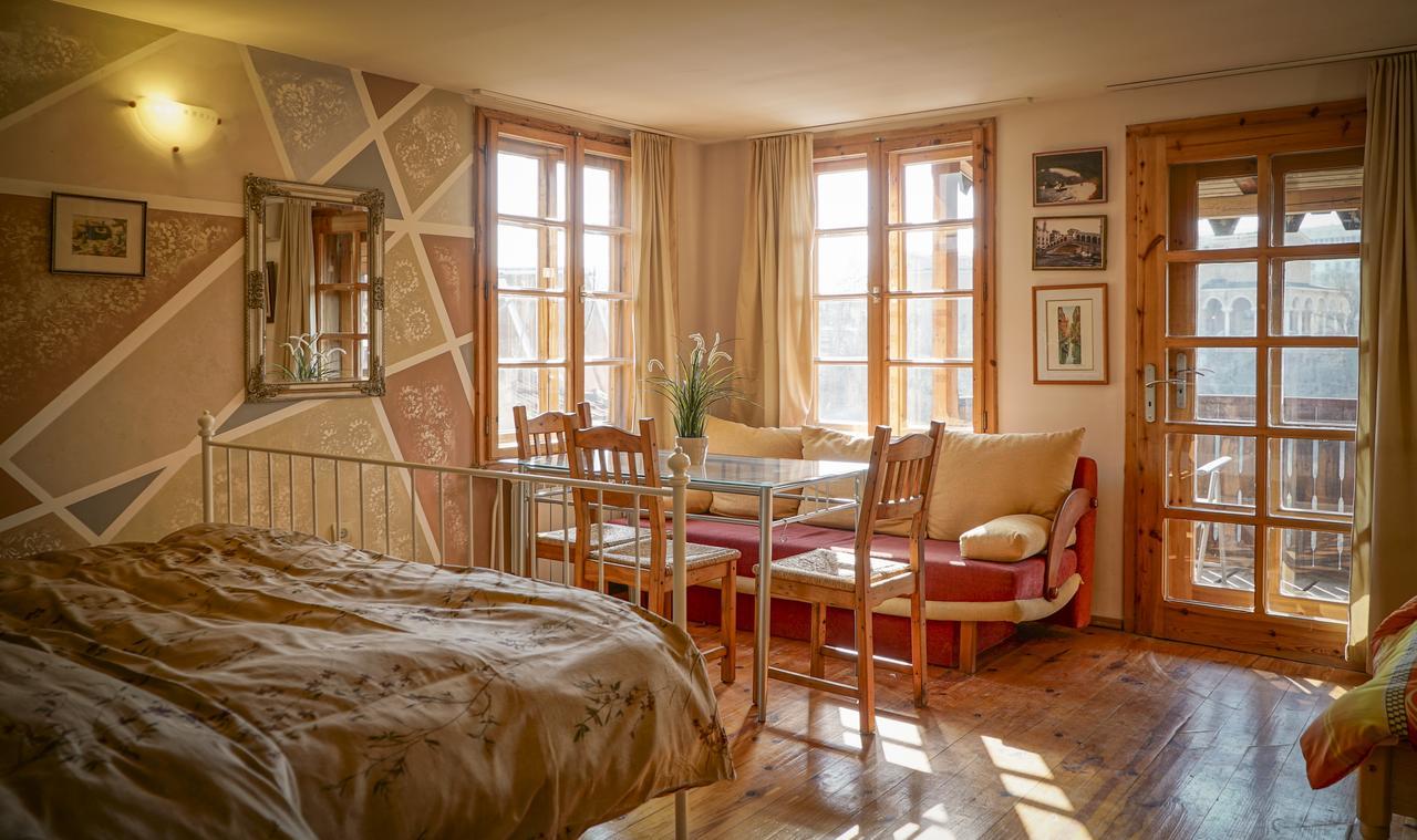Hotel Rooster House Veliko Tărnovo Esterno foto